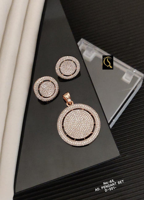Classic Circle Elegance Pendant Set
