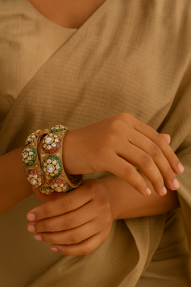 <h2><strong>Bracelets & Bangles</strong></h2>