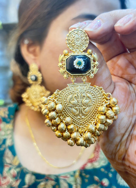 Kundan Chandbalis with Earrings