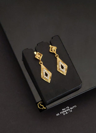 Rhombus Drop with Black Accent