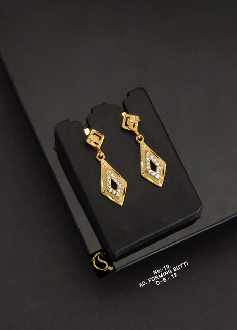 Rhombus Drop with Black Accent