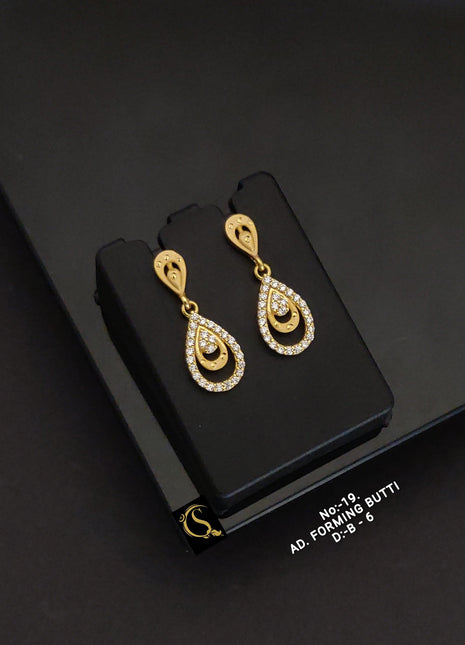 Gold Drop with Sparkle Pear