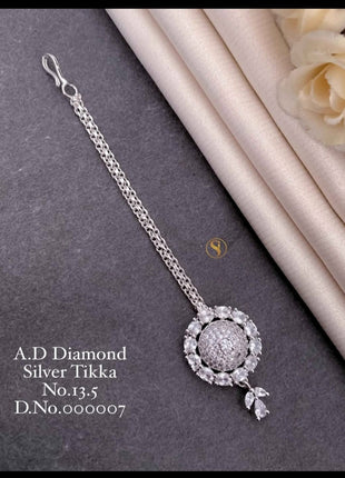 Elegant Pearl Drop Maang Tikka