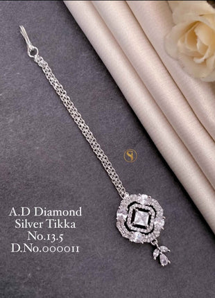 Gold Plated Floral Kundan Maang Tikka