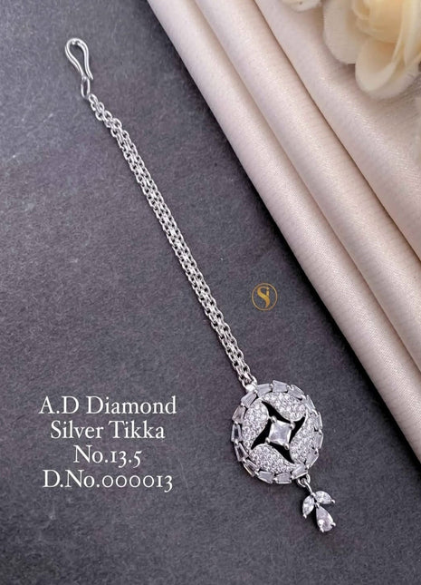 Gold Plated Crescent Kundan Maang Tikka