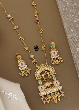 Contemporary Office Wear Pendant Set with Leaf Motif