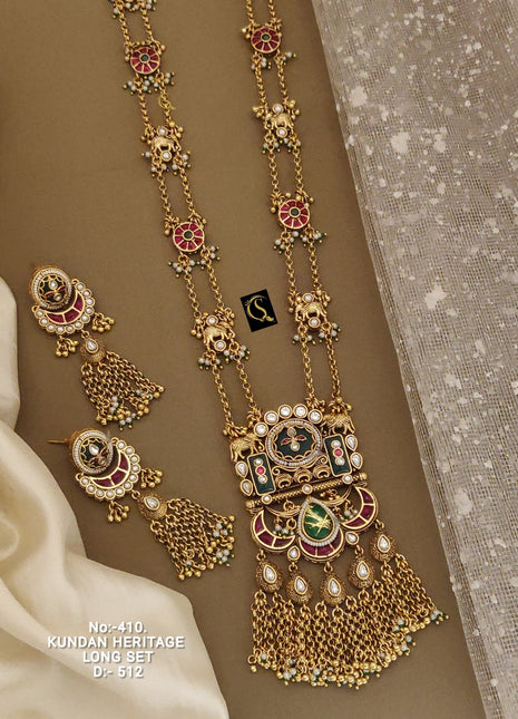 Leaf Pattern Pendant Set in Rose Gold with White Stones