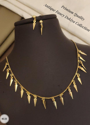 Elegant White Stone Pendant Set with Textured Finish