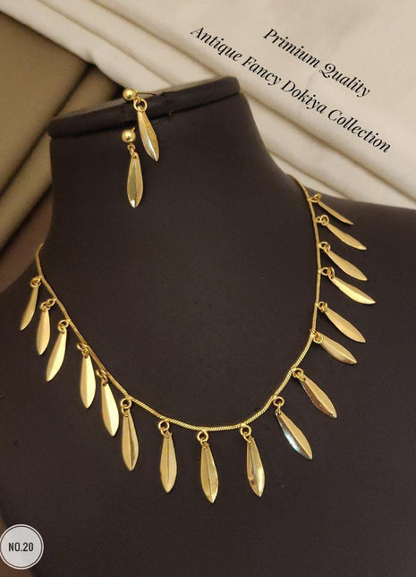 Traditional Multicolor Pendant Set with Floral Motif