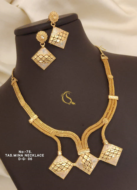 Pearl Accented Oval Pendant Set with Classic Touch