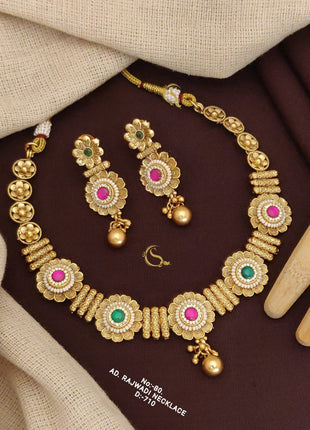 Traditional Kundan Pendant Set in Antique Finish