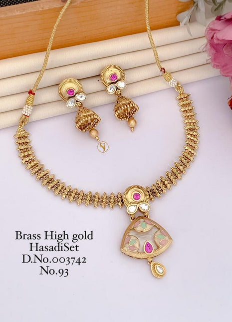 Opulent Green & Gold Pendant Set with Ethnic Motifs