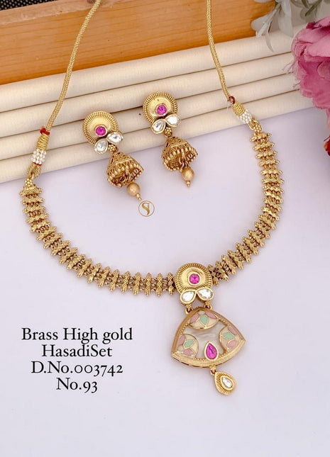 Opulent Green & Gold Pendant Set with Ethnic Motifs