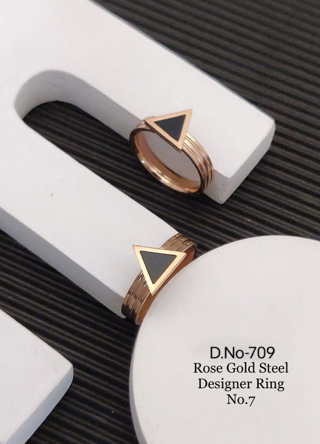 Square Silver Ring with Emerald Green Accents