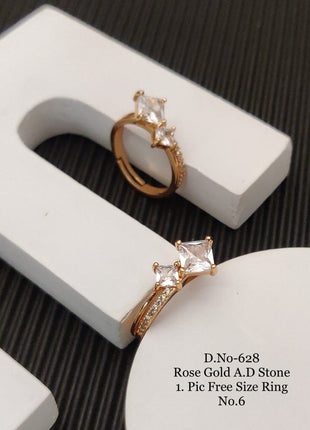 Leaf Pattern Adjustable Ring in Gold