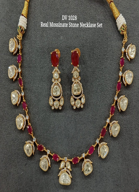 Traditional Temple Design Pendant Set – Perfect for Festival Wear