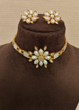 Elegant Gold-Toned Pendant Set with Studded Crystals – Ideal for Festival Wear