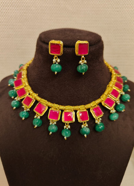 Antique Gold-Plated Pendant Set with Emerald Green Accents – Perfect for Wedding Wear
