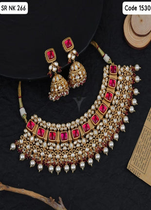 Minimal Gold Pendant Set – Ideal for Office Wear