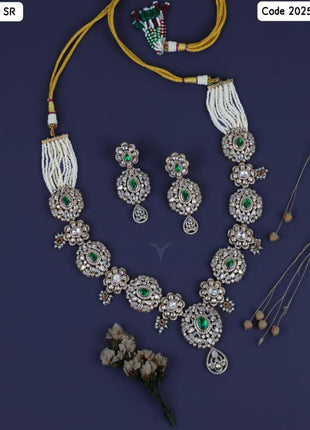 Green Leaf Design Pendant Set