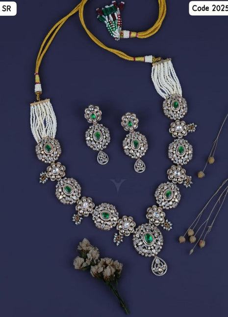 Green Leaf Design Pendant Set