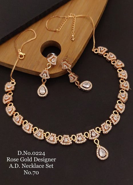 Classic Pearl Pendant Set