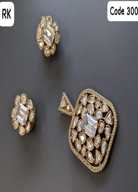 Monzonite Floral Pearl Choker