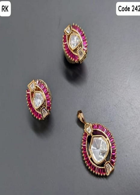 Pearl Crescent Choker Set