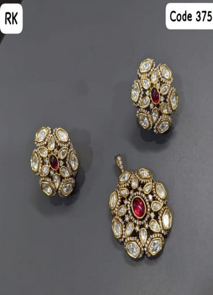 Elegant Kundan Shine