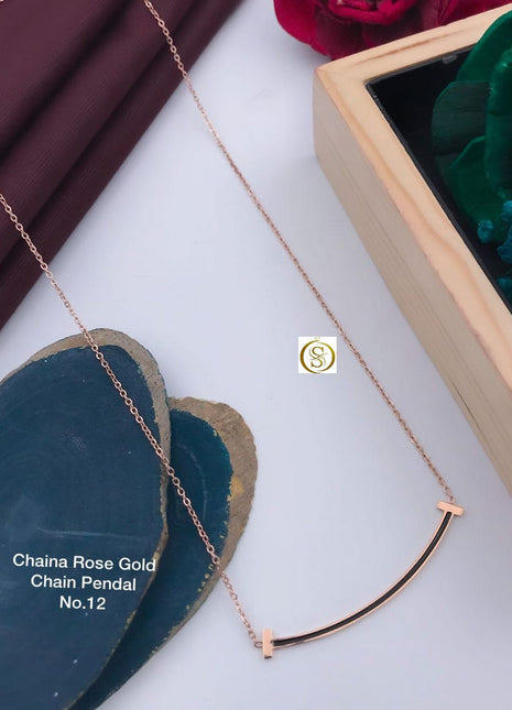 Curved Bar Pendant Chain