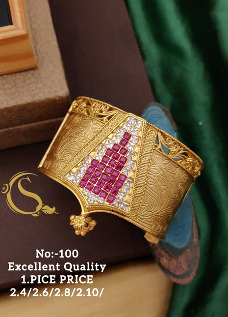 Antique Kundan Star Motif Bangle